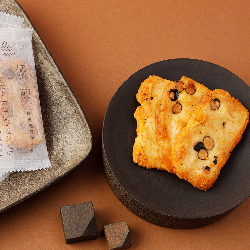 丹波黒豆おかき　颯煎（そうせん）　ミックス缶（一味しょうゆ味、うす塩）　合計32枚入り